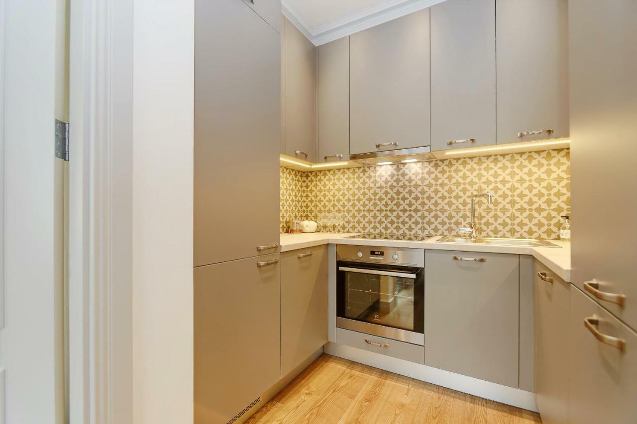 Dzirnavu Residense Apartment Riga Exterior photo