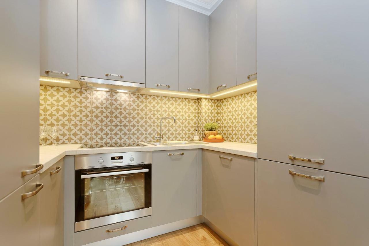 Dzirnavu Residense Apartment Riga Exterior photo